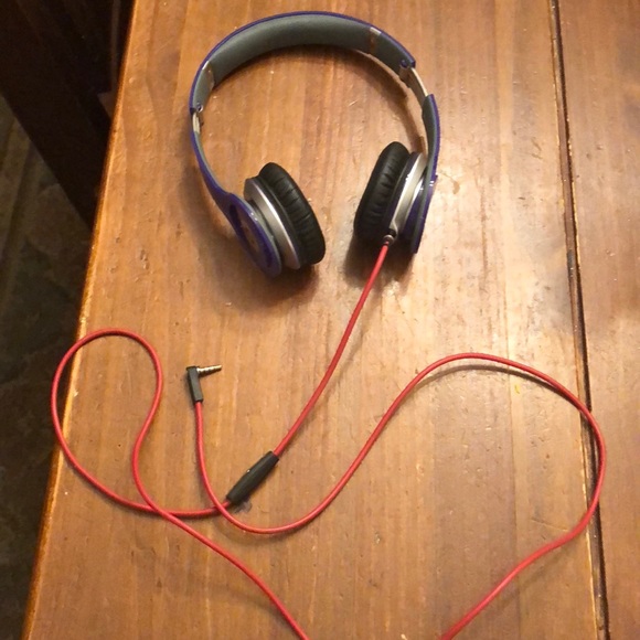 Purple Beats By Dr Dre Solo HD wired headphones - Picture 3 of 3